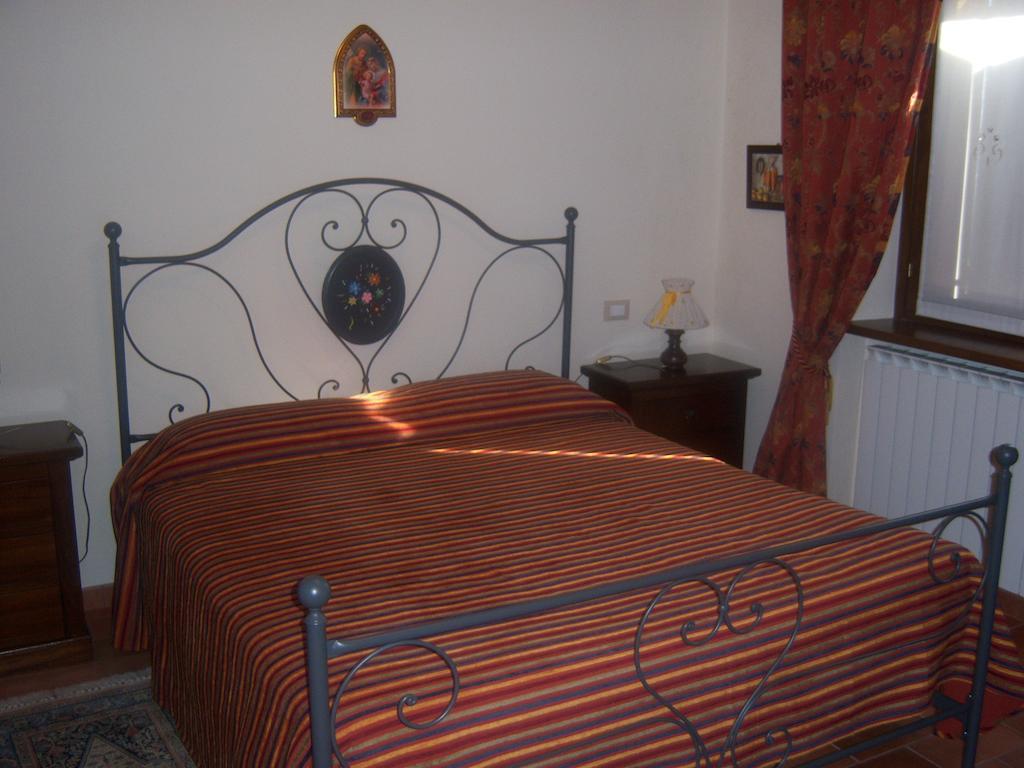 Agriturismo Lo Sgorzolo Пергола Стая снимка