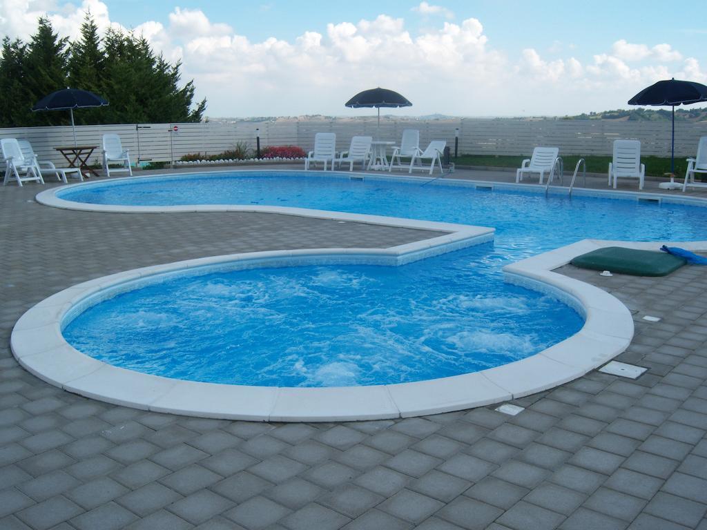 Agriturismo Lo Sgorzolo Пергола Екстериор снимка